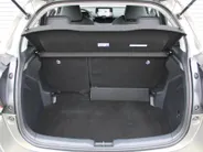 Mazda 2 Hybrid 1.5 Agile | Comfort pakket | Trekhaak | CarPlay | Camera | Stuur-/stoelverwarming | Cruise adapt. | 15' LM |