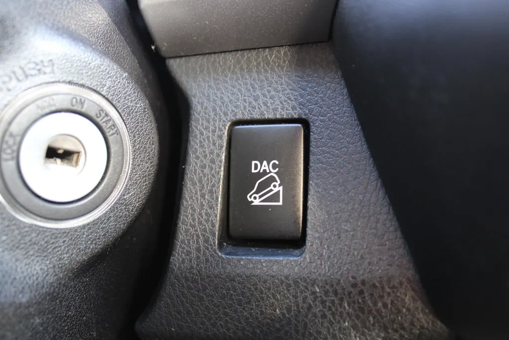 Toyota RAV4 2.0 VVT-i AWD Dynamic | 17' LM | Airco | Navi | Camera | Trekhaak | Automaat |