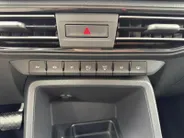 Ford Transit Connect Ford Tourneo Connect PHEV L2 Titanium 7p. | Uit Voorraad Leverbaar | Geel Kenteken | Automaat | Trekhaak | AGR Gecertificeerde Voorstoelen | Achteruitrijcamera | Winter Pakket | Adaptieve Cruise Control