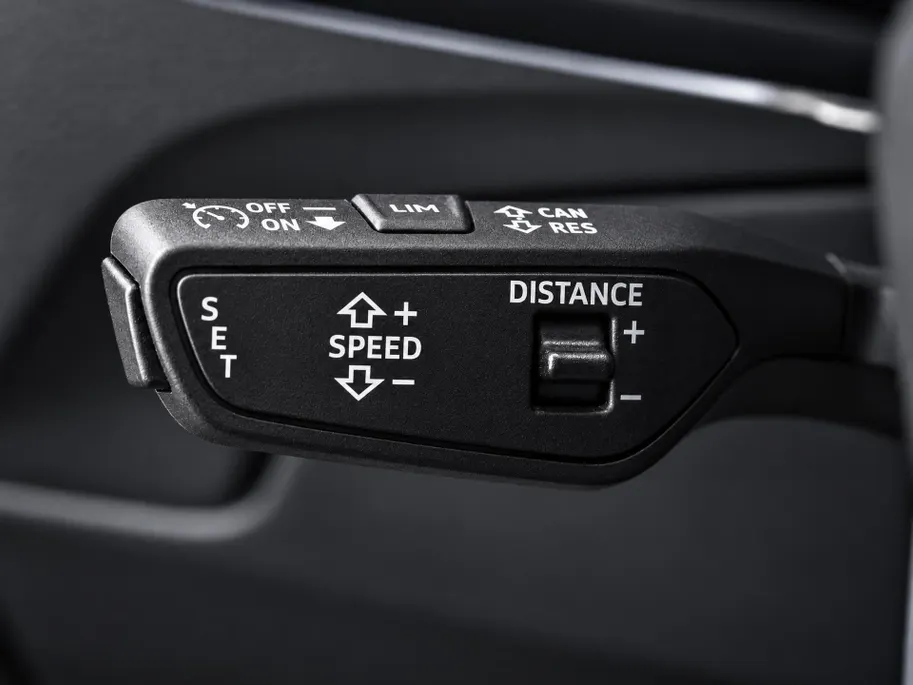 Audi Q2 35 TFSI 150pk S Edition · Camera · Matrix LED · Apple/Android Car Play · Adaptive Cruise Control · Stoelverwarming · Verkeersbord Detectie · Virtual Cockpit ·