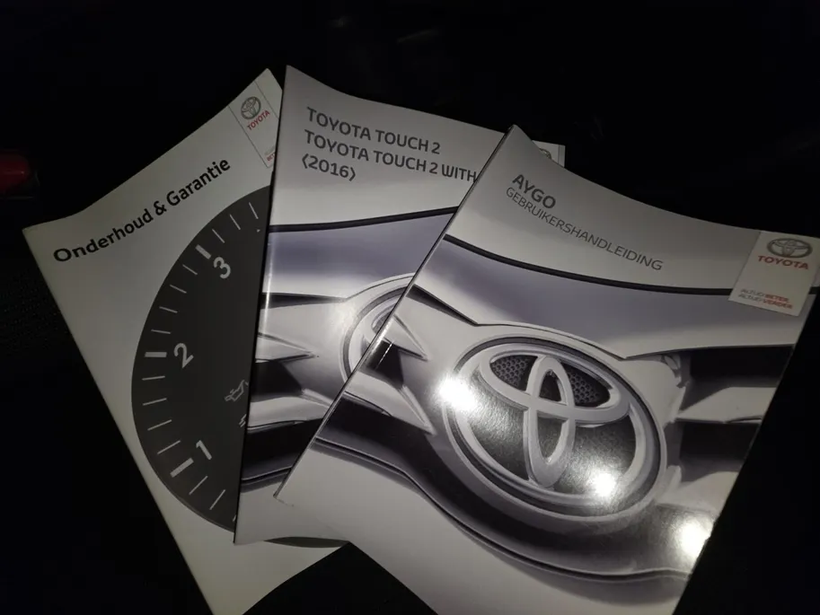 Toyota Aygo 1.0 VVT-i x | Unieke Kilometerstand | 12 maanden BOVAG Garantie |