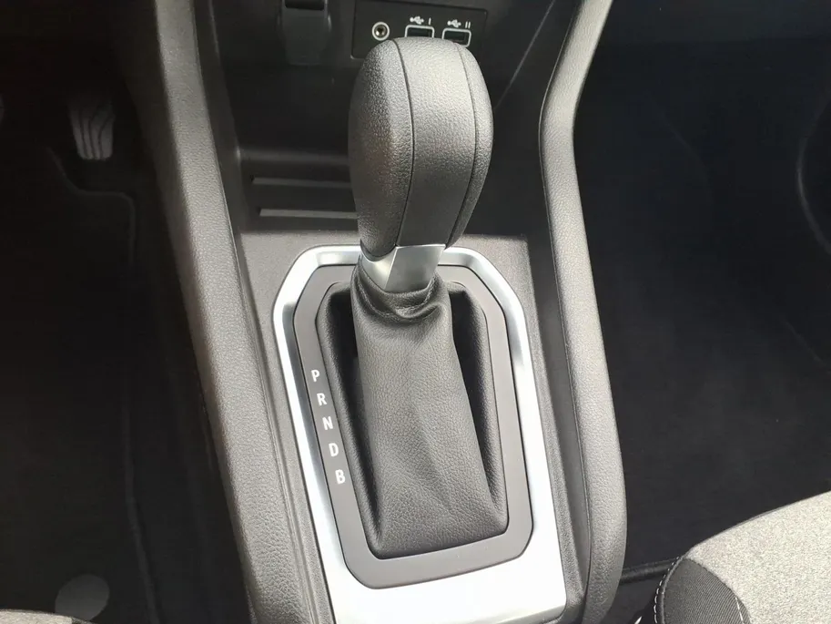 Renault Clio 1.6 E-Tech Full Hybrid 145 evolution Automaat |Navigatie |1e eigenaar | Parkeersensoren | Cruise Control | Apple CarPlay/Android Auto | Licht & Regen Sensor | Full LED | Digital Cockpit | 1 jaar Garantie