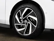 Volkswagen ID.7 Pro Business 286pk 77 kWh · SOH 97,2% · 360 Camera · Head-Up · Alarm · Elek. Trekhaak · Keyless · Elek. Voorstoelen · 20'' Inch · Gratis onderhoud & APK t/m 30-01-2030 · EXTRA INRUILKORTING ·