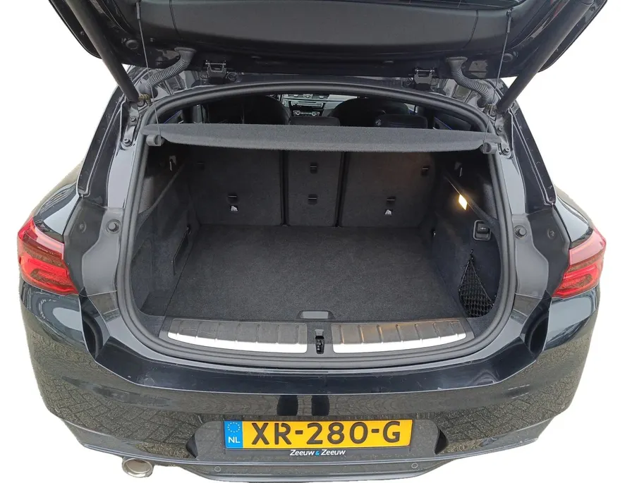 BMW X2 sDrive18i High Executive | Parkeercamera | Elektrische achterklep | M-pakket |
