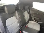 Renault Clio 145PK E-Tech Full Hybrid Techno Automaat | 9,3' Navi | Climate Control | Camera | Parkeersensoren | Apple CarPlay/Android Auto | Digital Cockpit | Cruise Control | Full LED | Lichtmetalen Velgen |