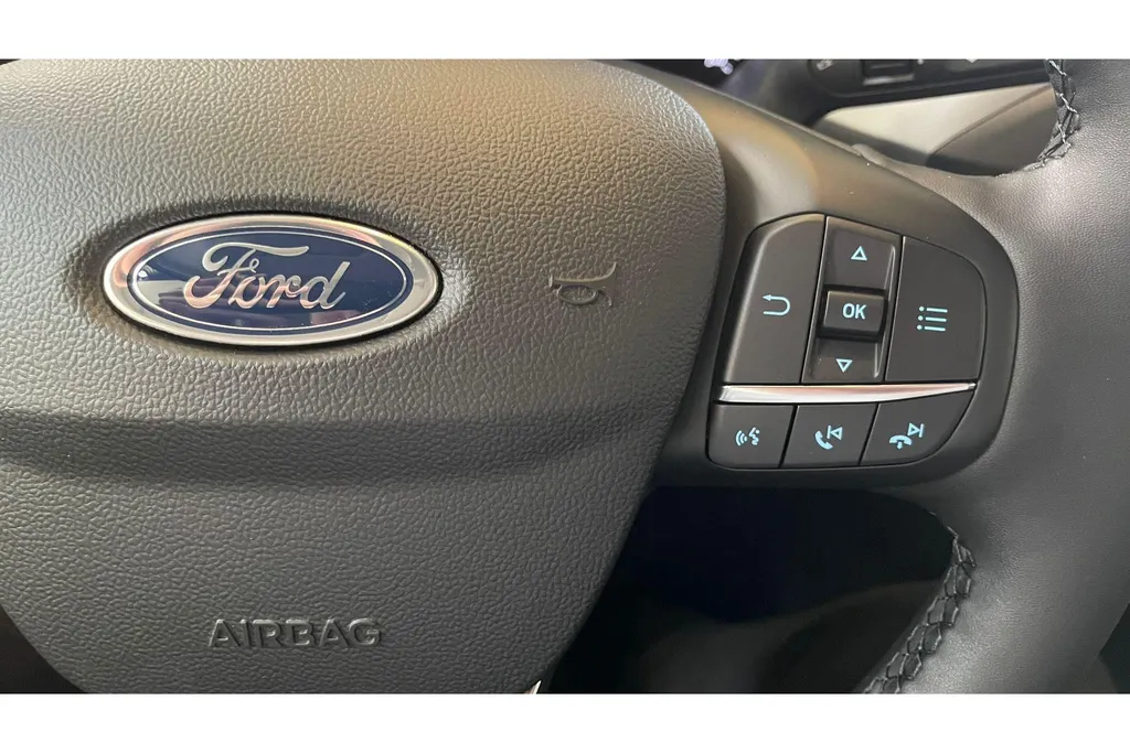 Ford Focus 1.0 EcoBoost Hybrid Active 125 PK | Automaat | Winterpack | Apple Carplay - Android Auto |  Full LED | Keyless Entry & Start |