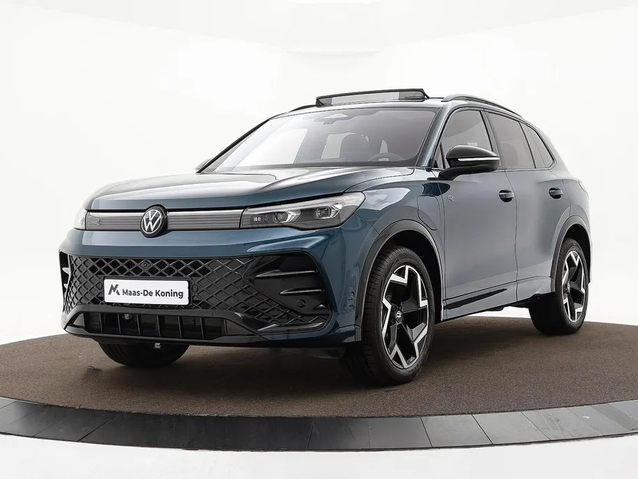 Volkswagen Tiguan 1.5 204pk DSG eHybrid R-Line Edition · Panoramadak · Wegklapbare Trekhaak · 360 Camera · Massage · 19'' Inch · Garantie t/m 15-09-2030 of 100.000km