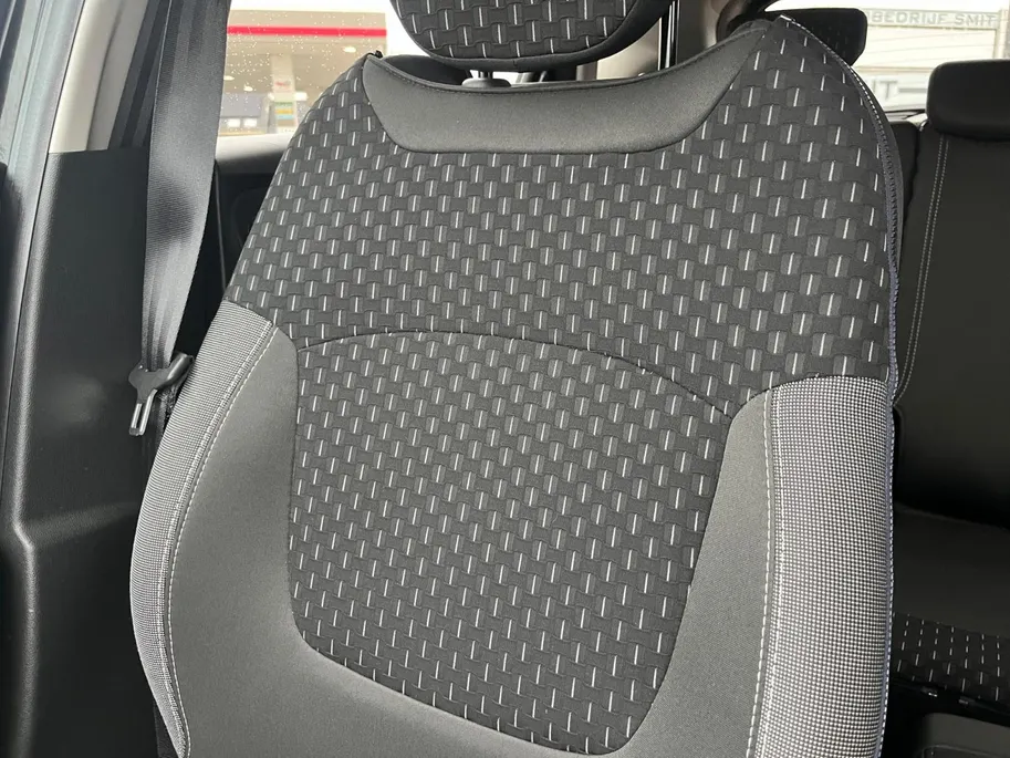 Renault Captur 1.3 TCe Intens *Automaat*Navi+Camera*Climate Control*Keyless Entry*Parkeersensoren*Zeer nette auto!
