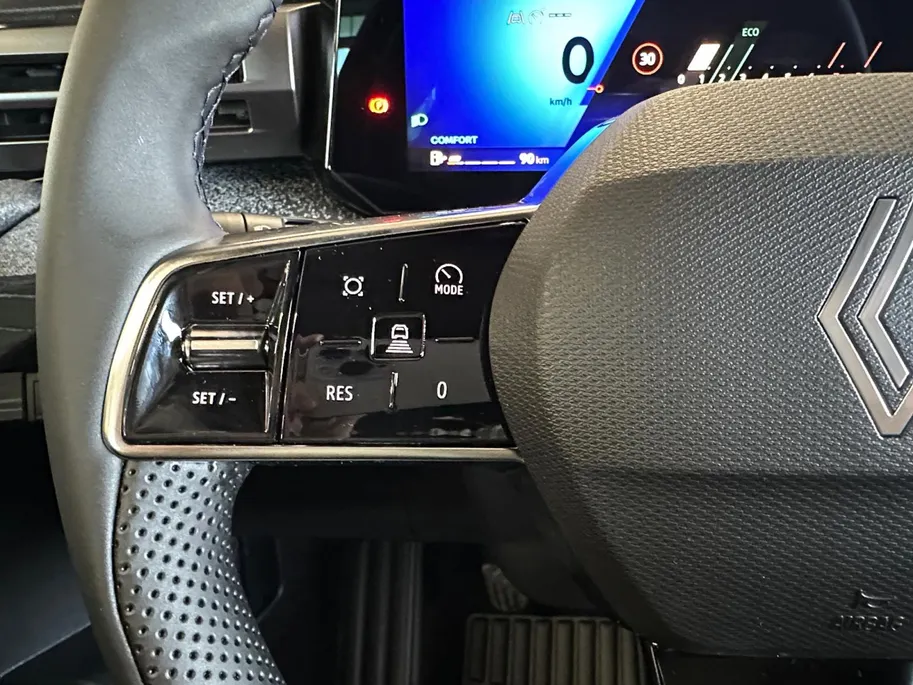 Renault Clio Techno | 1.800,- Euro Voorraadkorting | Camera | Climate Control﻿ | Draadloze oplader | 18 Inch velgen | Dode hoek Detectie | Sfeerverlichting