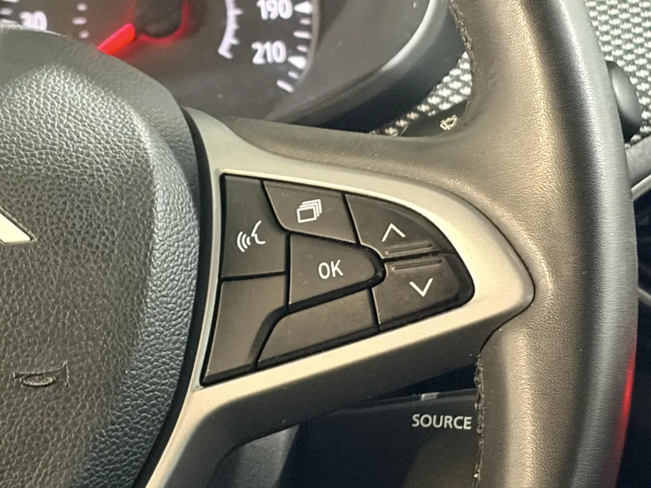 Dacia Sandero Stepway 100PK TCe 100 ECO-G Expression | 1e eigenaar | Trekhaak | Camera | Parkeersensoren | Apple CarPlay/Android Auto | Cruise Control | Licht & Regen Sensor |