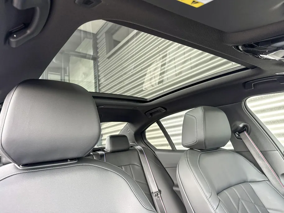 BMW i5 Sedan eDrive40