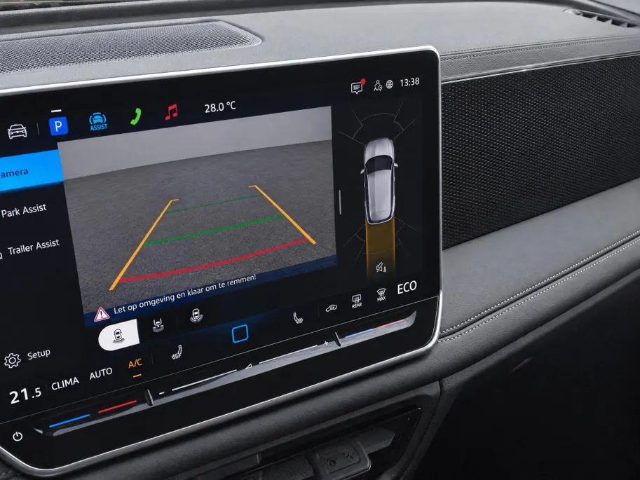 Volkswagen Tiguan 1.5eHybrid 204PK Life Edition · Trekhaak · Navigatie · Camera + parkeersensoren · Garantie t/m 10-02-2031 of 100000km.