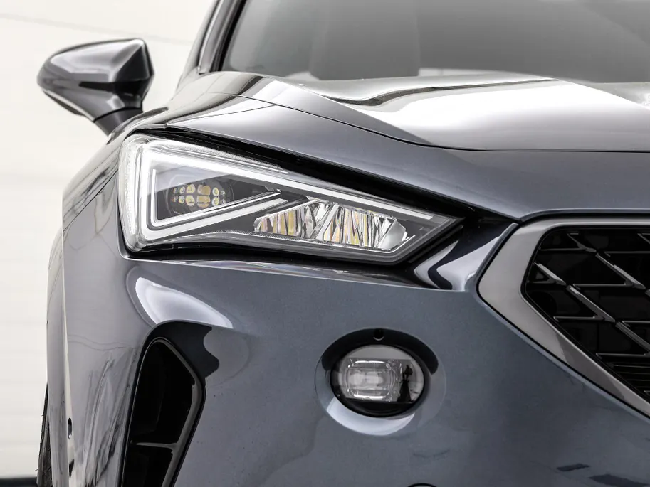 CUPRA Formentor 1.4 TSI e-Hybrid 204pk DSG Essential Limited · Panoramadak · Camera · Elek. Achterklep · Apple/Android Car Play · Keyless ·