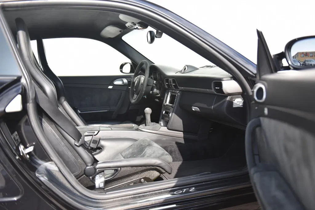Porsche 911 3.6 GT2