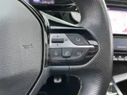 Peugeot 408 1.6 HYbrid GT 225 EAT8 First Edition *Navi*360Camera*Schuif/kanteldak*Trekhaak*Focal Audio*Adapt. Cruise Control* Memory stoel*Elekt. achterklep*Zeer nette auto!