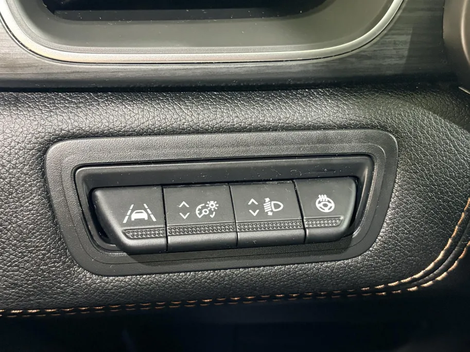 Renault Captur 130PK TCe Initiale Paris Automaat | 360 Camera | Cruise Control Adaptief | Parkeersensoren | Stoel & Stuurwiel Verwarming | Climate Control | Licht & Regen Sensor | Dodehoek Detectie |