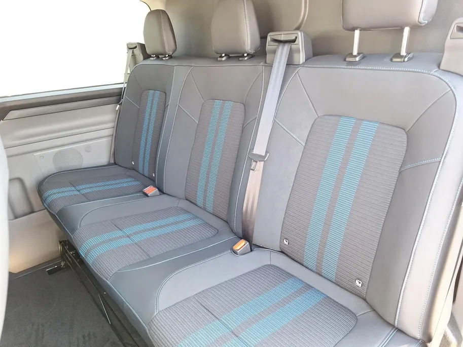Ford E-Transit Custum 320 L1H1 Sport 71 kWh DC | Dubbele Schuideur | Camera | Trekhaak | 17' Lichtmetaal | Halfleer bekleed | Led verlichting | El. Verst. bestuurdersstoel| Apple Carplay&Android Auto |