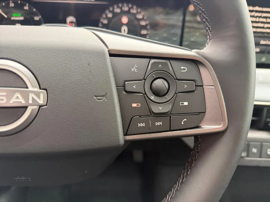 Nissan Leaf Evolve 52 kWh | NISSAN MORE 10 JAAR GARANTIE | 451 KM WLTP | 2500 EURO INRUILPREMIE | SNEL RIJDEN | BOSE | RONDOM CAMERA | CARPLAY |