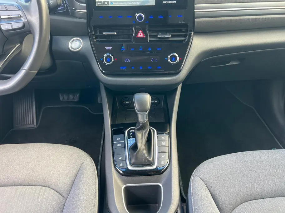 Hyundai IONIQ 1.6 GDi PHEV Premium 142PK | 52km elektrisch WLTP | Navigatie | Trekhaak | Climate Control | Apple Carplay & Android Auto | Parkeersensoren rondom | Stoel- en stuurverwarming |