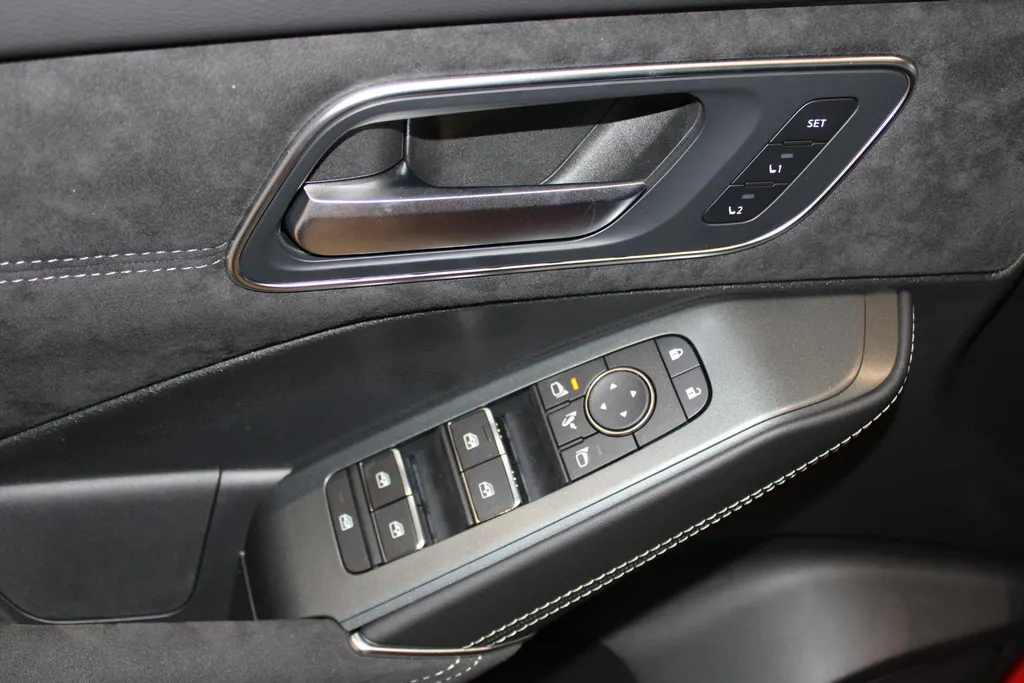 Nissan QASHQAI 1.5 e-Power Tekna Plus *Nappa lederen bekleding*Stoelgeheugen*Stoel-,stuur- en voorruitverwarming*apple carplay& android auto*Google Navigatie*parkeersensoren voor en achter*360grd camera*