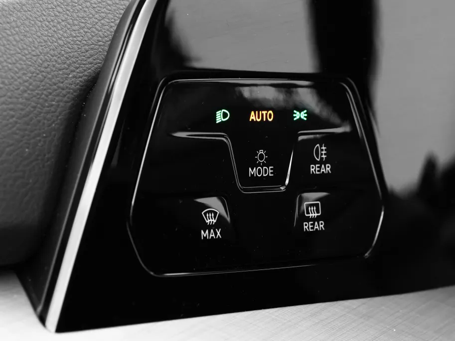 Volkswagen Golf 1.5 204pk DSG eHybrid Life Edition · Camera · Apple/Android Car Play · Leder Interieur · Dodehoek Detectie · P-Sensoren · Keyless · 18'' Inch · Garantie t/m 27-01-2030 of 100.000