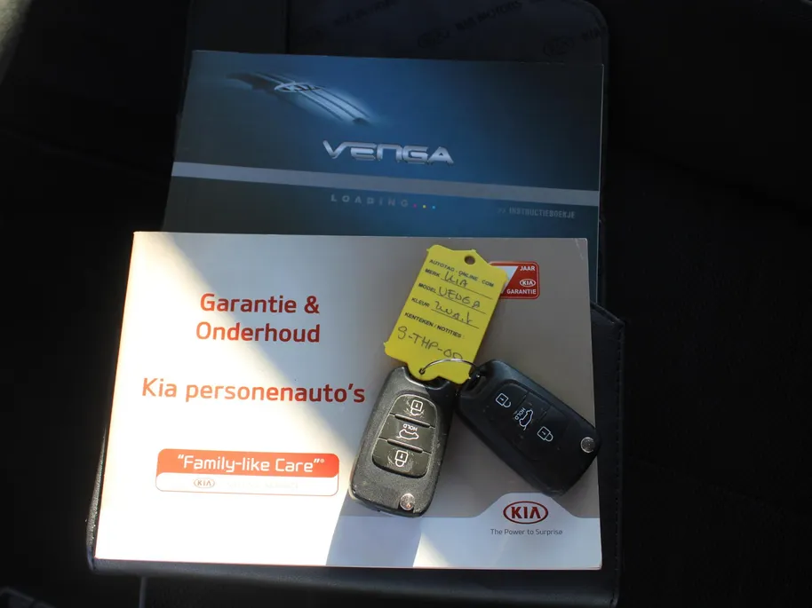 Kia Venga 1.6 CVVT 20th Anniversary | Airco | Navi | Cruise | Camera | 16' LM | All season banden | Dealeronderhouden |