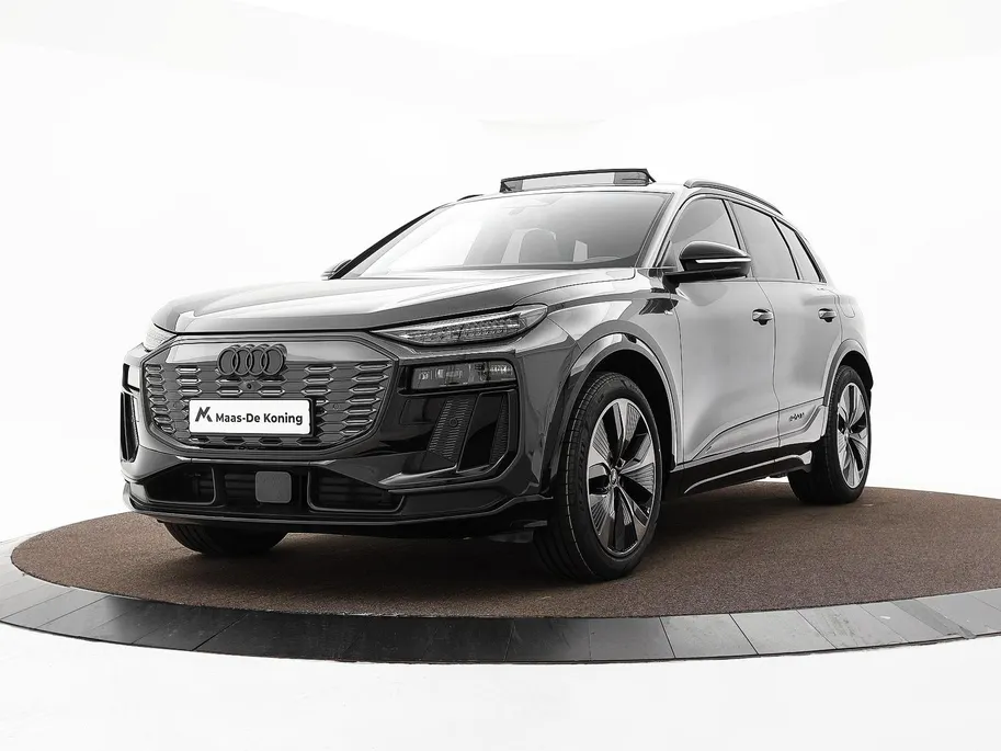 Audi Q6 e-tron 252pk S edition 83 kWh · SOH 97,5% · Panoramadak · Leder · 360 Camera · Luchtvering · Wegklapbare Trekhaak · Stoelverwarming Voor + Achter ·