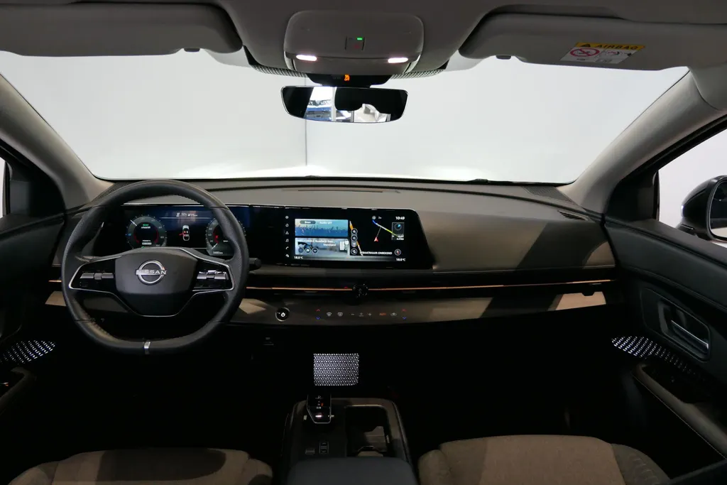 Nissan ARIYA Limited Edition 66 kWh *afneembare trekhaak*Achteruitrijcamera*Navigatie*Apple carplay& Androidauto*Parkeersensorenvoor en achter*Adaptive cruisecontrole*I-key*