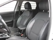 Kia Ceed 1.4 T-GDi DynamicPlusLine | Trekhaak | Stuur-/stoelverwarming | Camera | 17' LM | Navi | Clima | Half leer/stof |
