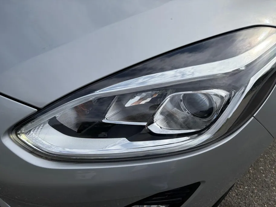 Ford Fiesta 1.0 EcoBoost Titanium | 1e Eigenaar | NL-Auto | Nieuwe distributieriem | Camera | Adaptive Cruisecontrol | Voorruitverwarming | B&O Audio | Navigatie | Apple Carplay&Android Auto | Climate Control | Dealer onderhouden |
