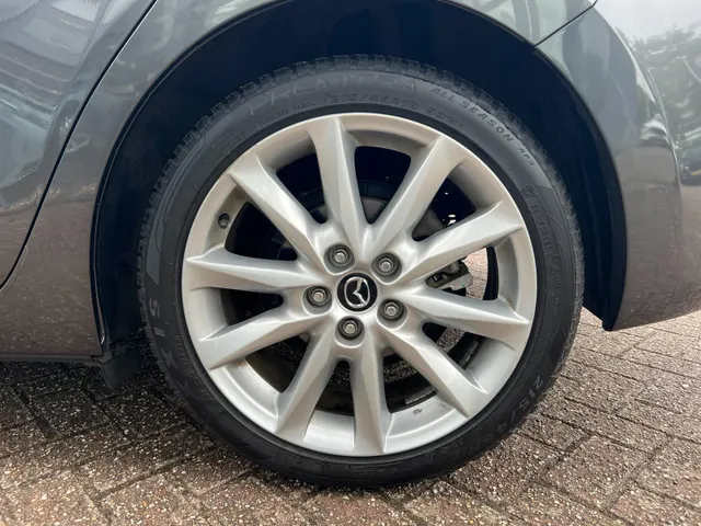 Mazda 3 2.0 SkyActiv-G 120 GT-M | LEDER | CAMERA | BOSE AUDIO | NAVIGATIE | NED AUTO | DEALER ONDERHOUDEN | STOEL + STUURVERWARMING | ACC |