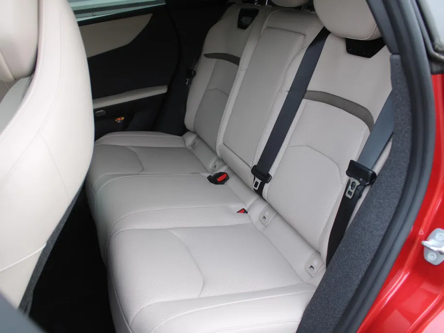 Mazda CX-6e Takumi Business Edition 78 kWh | Stuur-/stoelverwarming + ventilatie | Leer | Pano | 360 Camera | Dodehoek detectie | Elek. stoelverstelling + achterklep |