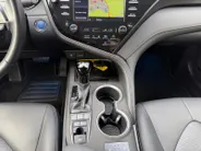 Toyota Camry 2.5 Hybrid Premium | APPLE CARPLAY EN ANDROID AUTO | LM VELGEN | LEDER | STOELVERWARMING | CRUISE | NAVI |