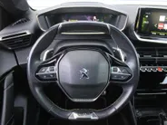 Peugeot 208 1.2 PureTech GT Pack | Stoelverwarming | Pano dak | Camera | Cruise adapt. | Dodehoek detectie | 17' LM | Navi | Clima | Leer/alcantara sportstoelen |