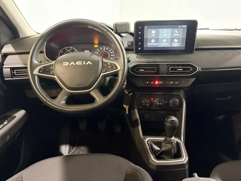 Dacia Sandero Stepway 100PK TCe 100 ECO-G Expression | 1e eigenaar | Trekhaak | Camera | Parkeersensoren | Apple CarPlay/Android Auto | Cruise Control | Licht & Regen Sensor |