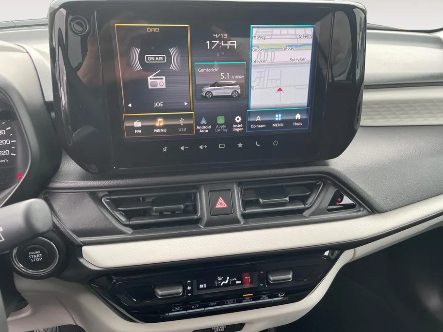 Suzuki Swift 1.2 Select Smart Hybrid | 16' lichtmetalen velgen | Apple CarPlay® & Android Auto™ | Stoelverwarming vóór | Adaptive Cruise Control (ACC) |