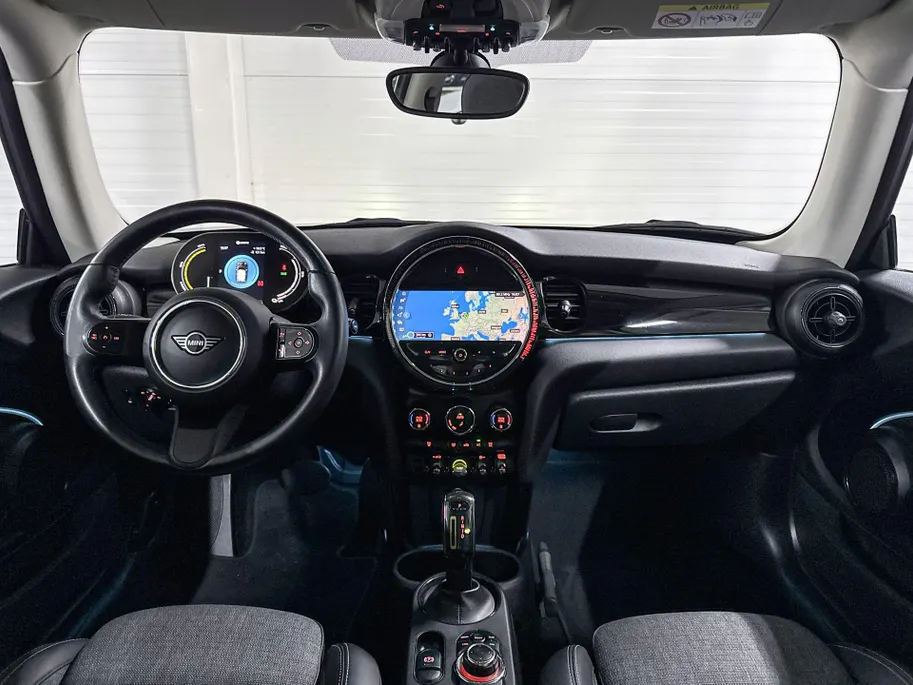MINI Cooper 3-deurs Electric MINI Yours