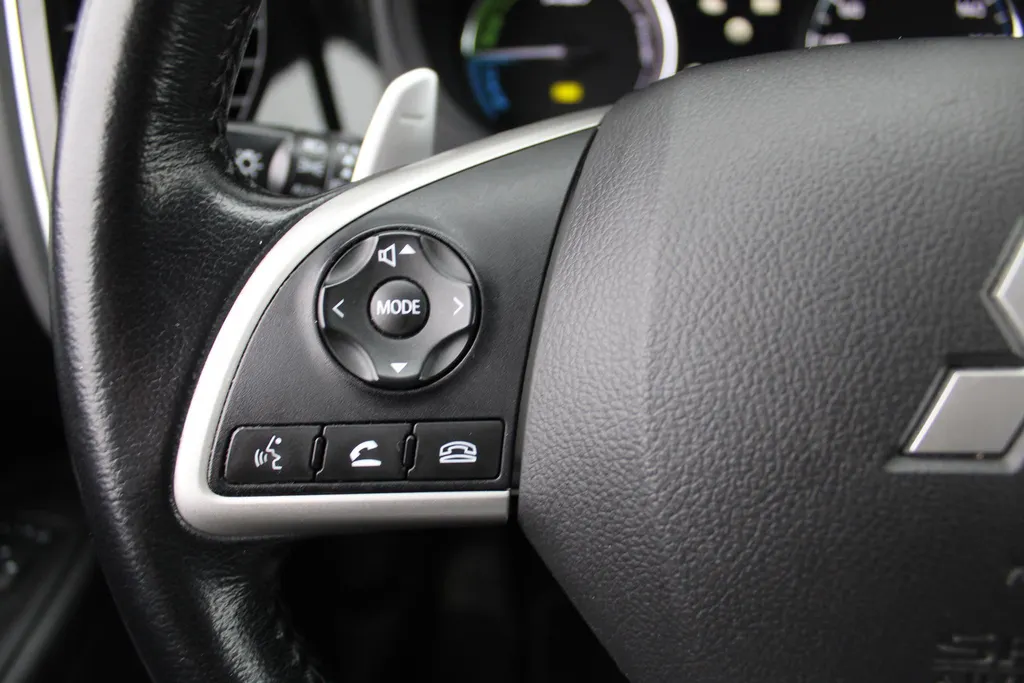Mitsubishi Outlander 2.0 PHEV Business Edition X-Line | Navi | Clima | Camera | Trekhaak | Keyless | 18' LM |