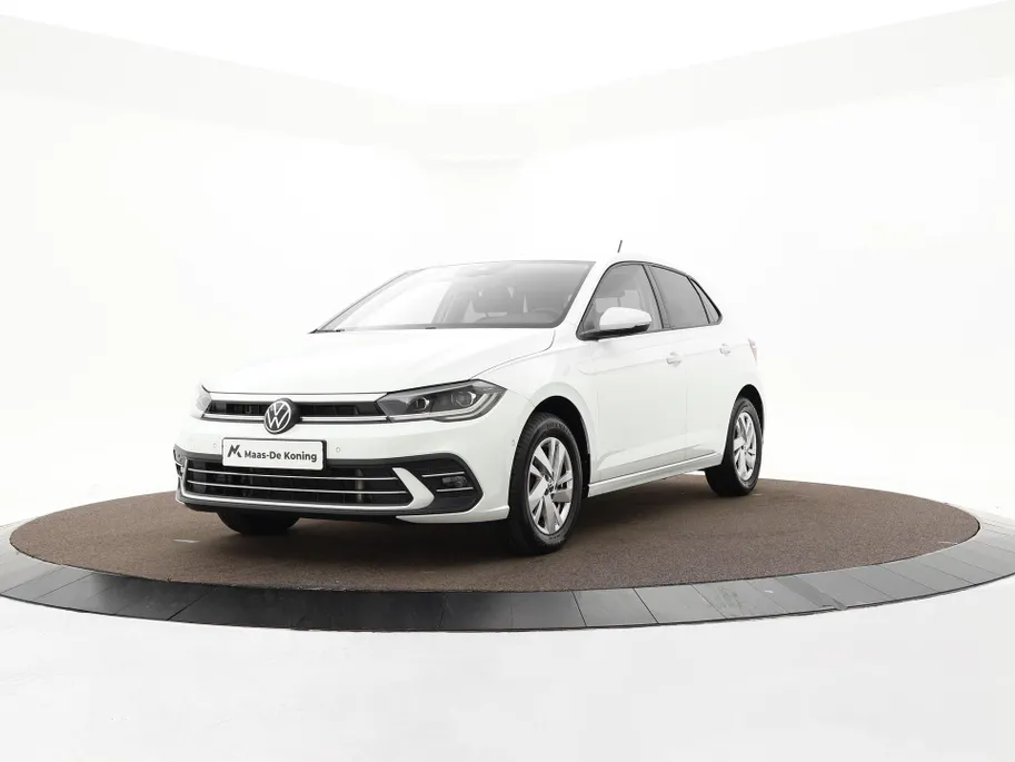 Volkswagen Polo 1.0 TSI 110pk DSG Style · Camera · Apple/Android Car Play · Dodehoeksensor · Parkeer Assistent · Stoelverwarming · Active Info Display ·
