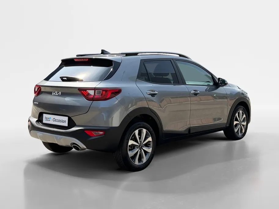 Kia Stonic 1.0 T-GDi MHEV DynamicPlusLine | Apple Carplay / Android Auto | Navigatiesysteem | Stoel + Stuurverwarming | Licht + Regensensor | Parkeersensoren + Camera Achter | Cruise Control | 16' Lichtmetalen Velgen