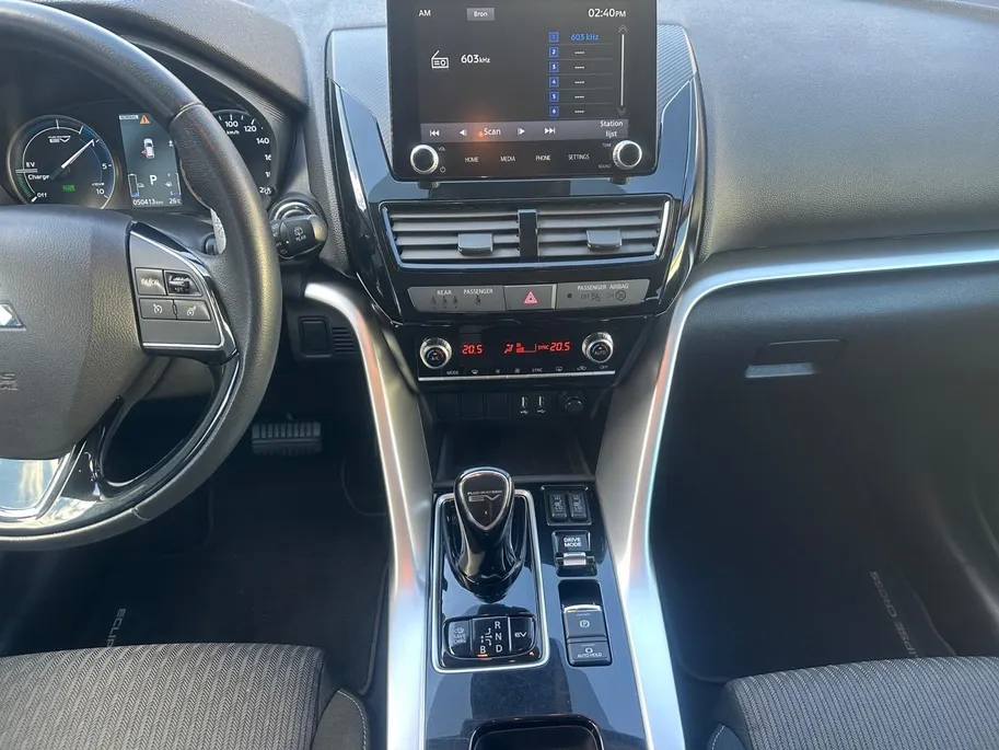 Mitsubishi Eclipse Cross 2.4 PHEV Intense | Carplay | Camera | Trekhaak | Stoel verwarming | Garantie 2031 |