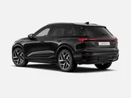 Audi Q6 e-tron S edition performance 100 kWh 306 PK · Adaptieve luchtvering · Trekhaak elek. wegklapbaar · Glazen panoramadak