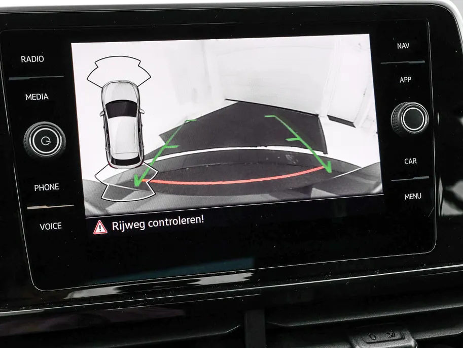 Volkswagen T-Roc 1.5 TSI 150pk DSG R-Line Business · Camera · Apple/Android Car Play · Stoelverwarming · Parkeerassistent · ACC · Draadloze Telefoonlader · Garantie t/m 12-04-2027 of 100.000