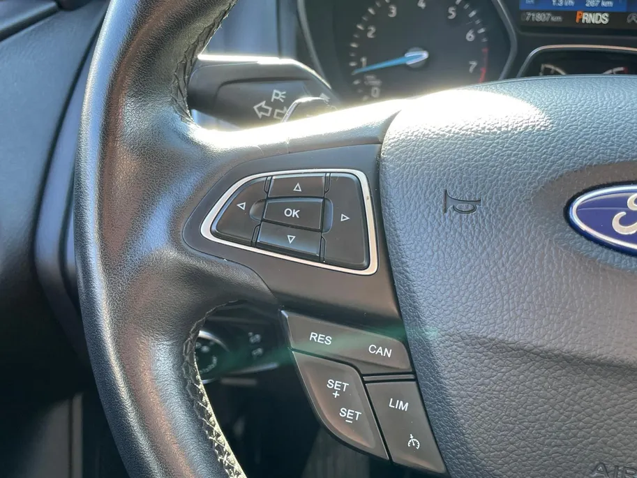 Ford Focus 1.5 Titanium *Automaat*Navi+Camera*Climate Control*Winter Pack*LM.Velgen*Zeer nette auto!