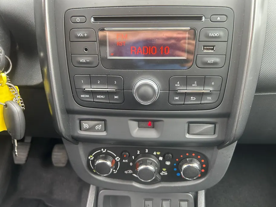 Dacia Duster 1.2 TCe 4x2 Lauréate |Trekhaak| lage Kmst| Airco| 12 maanden Bovag  Garantie|
