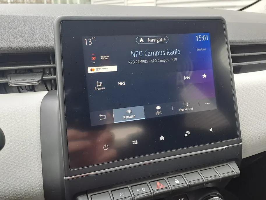 Renault Clio 1.6 E-Tech Full Hybrid 145 evolution AUTOMAAT | Navigatie | Sensoren | Airco | Cruise | Rijstrooksensor met correctie | DAB | Apple Carplay/Android Auto