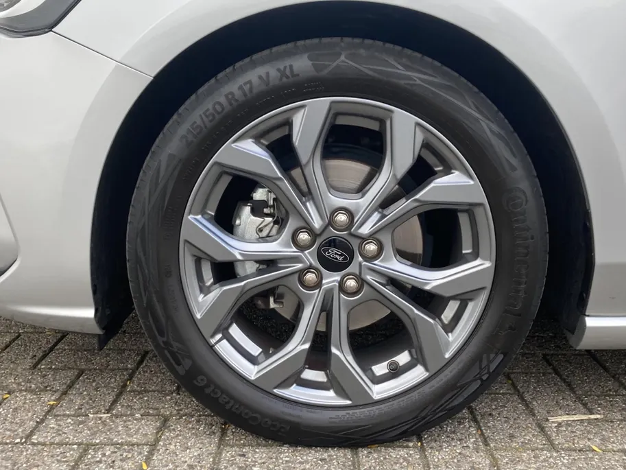 Ford Focus 1.0 EcoBoost Hybrid 125 pk ST Line Wagon Navigatie SYNC4 - Apple Carplay/ Android Auto - Winter Pack