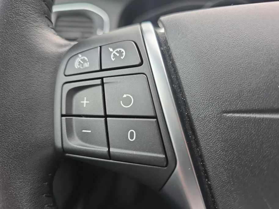 Volvo S60 1.5 T2 Kinetic | Automaat | Stoelverwarming | Navigatie | Climate Control | Goed onderhouden! | 12 maanden garantie! |