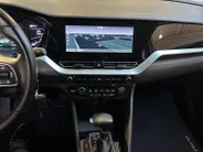 Kia Niro 1.6 GDi Hybrid DynamicLine | Apple Carplay / Android Auto | Navigatiesysteem | Licht + Regensensor | Parkeersensoren + Camera Achter | Climate Control | Cruise Control Adaptief | Rijstrooksensor + Correctie