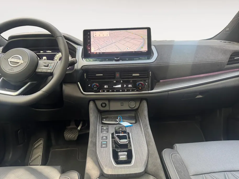 Nissan QASHQAI 1.5 e-Power Tekna Plus | Panoramadak | BLIS | Electrische bestuurdersstoel | Lederen bekleding |